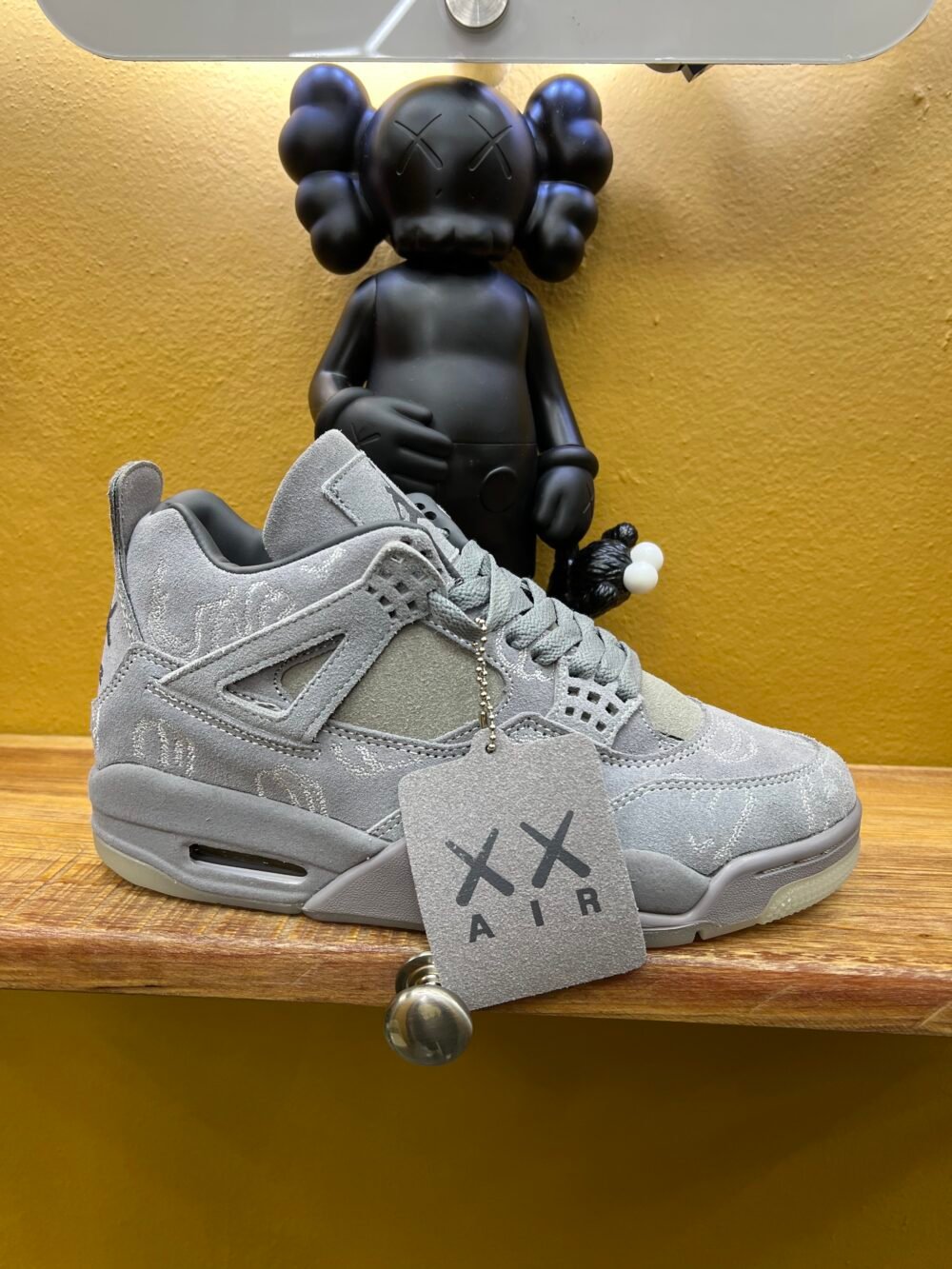 JORDAN 4 X KAWS