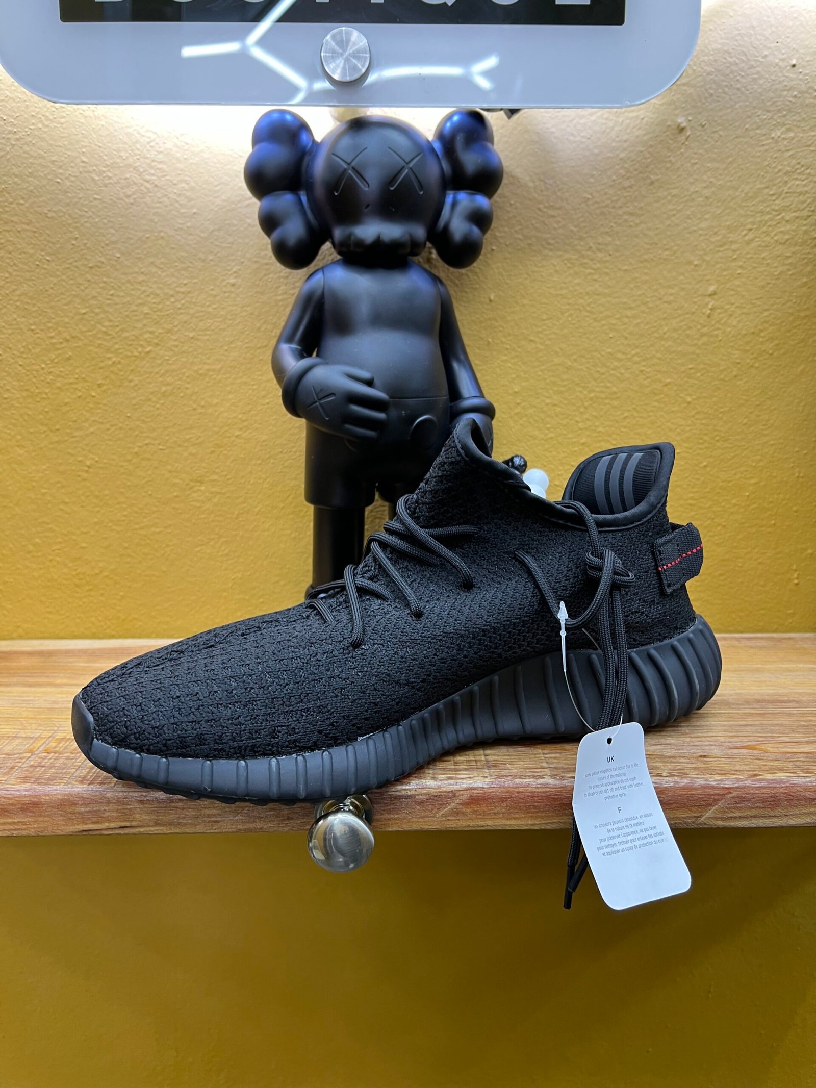 YEEZY BLACK/RED - Image 2